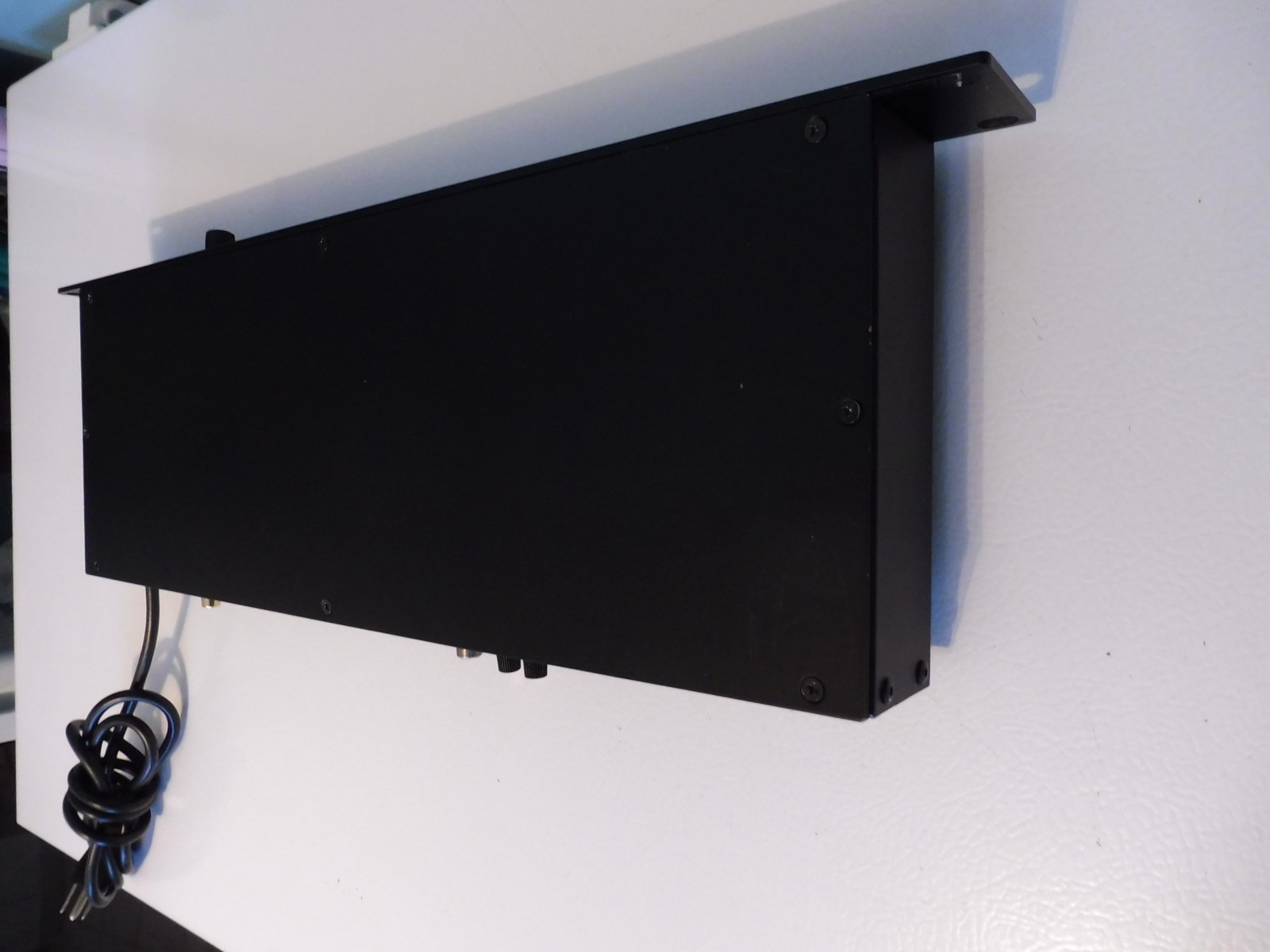 ROLLS RS 79B RACK MOUNT + XLR OUT TUNER WITH REMOTE AND MANUAL MINT