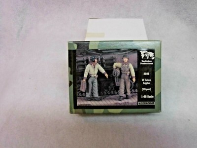 Verlinden 1/48 US Tankers with Supplies WWII 2 Figures [Resin Model kit] 2286
