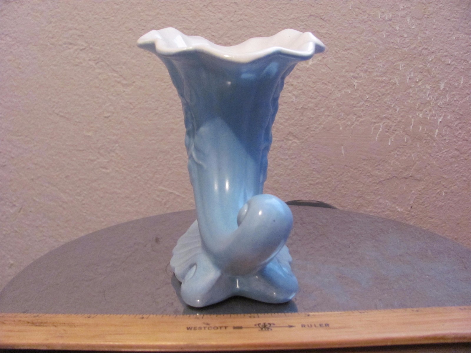 VINTAGE REDWING U.S.A. 1097 BLUE WHITE CORNUCOPIA VASE