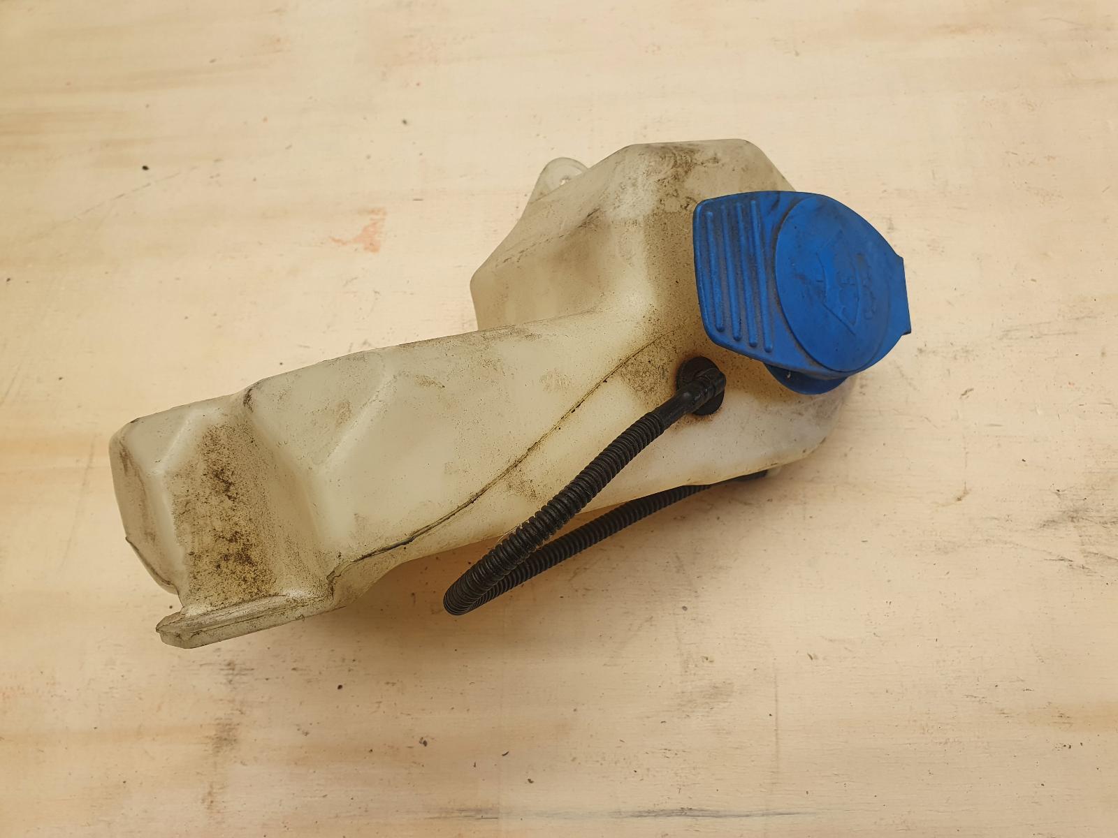 2004 Audi A4 B6 WASHER BOTTLE LOWER 07/01-02/06 8E0955453 image 3