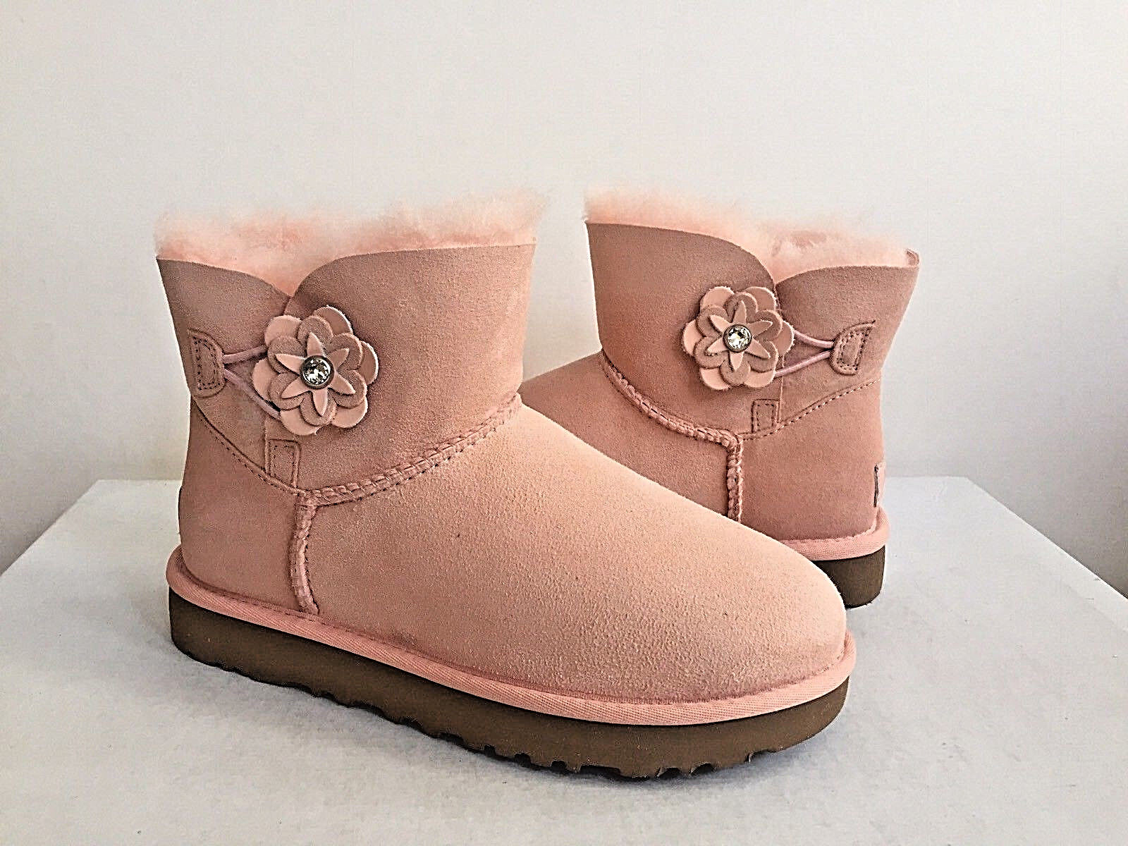 UGG W BLISS STUDDED BLING 6.5 モカシン UGG W BLISS STUDDED BLING 6.5 モカシン UGG W BLISS STUDDED BLING