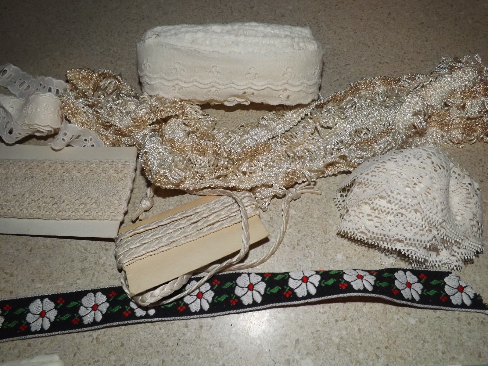 VTG 30-80's Victorian lot lace, homemade fringe, tassels tatting retro edging