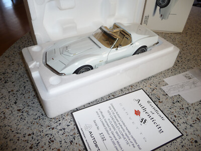 AUTOart 1970 Chevy Corvette Classic White Millennium Collection 1:18 NICE