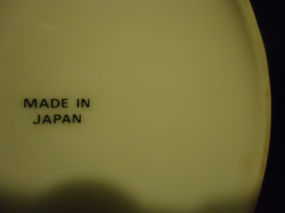 NICE WHITE TEAPOT WITH TULIPS...JAPAN....APPROX 6