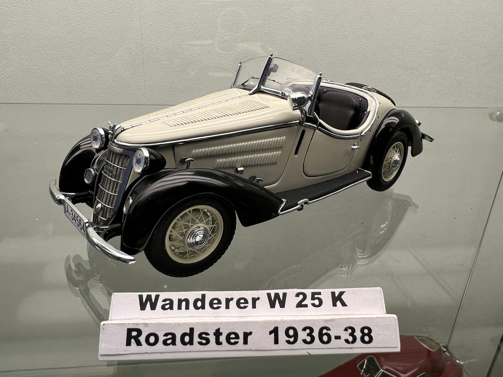 Wanderer 25K Roadster 1:24 CMC Gmbh ミニカー CMC Wanderer 25 K, Roadster, black/grey, model car,cmc