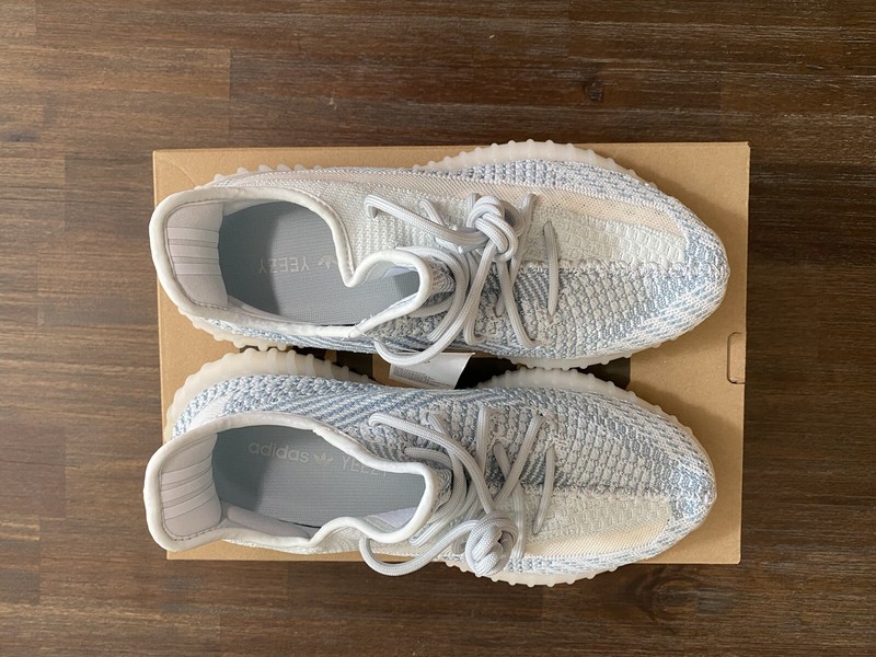 Reflective Video for Yeezy 350 V2 Citrin and cloud White
