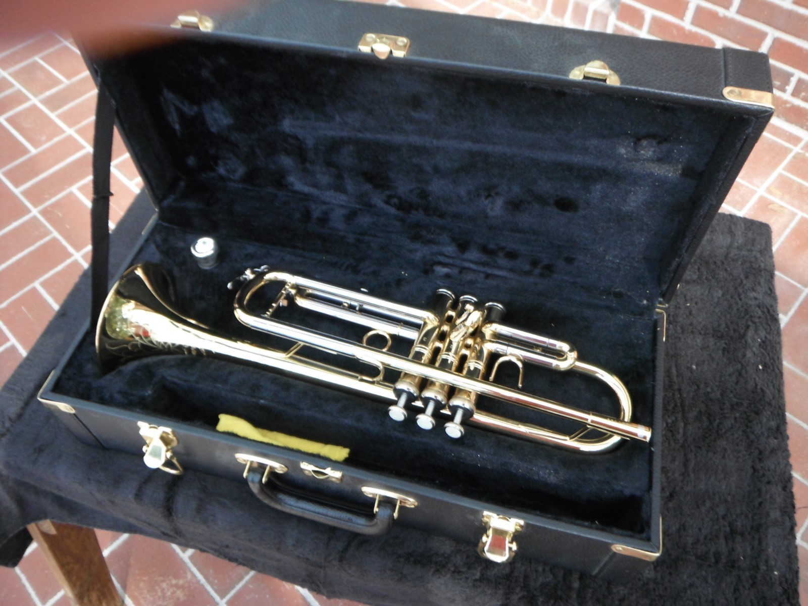 Chateau B Flat Trumpet, Lacquer and Nickel Silver Finish