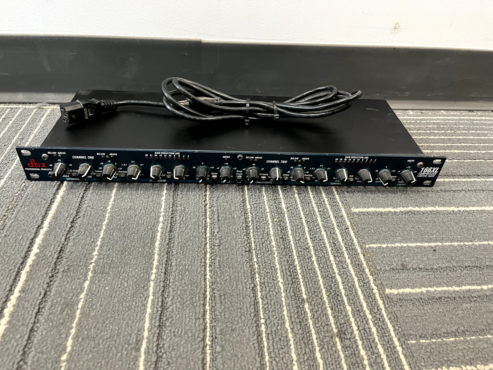 dbx 166XL ステレオコンプレッサー 166XL｜SOUNDMART