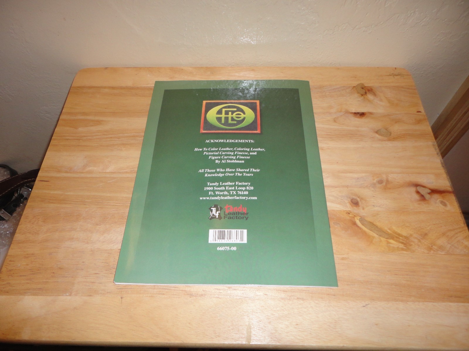 Tandy Leather - A Practical Guide For Using Eco-Flo Dyes , Stains etc