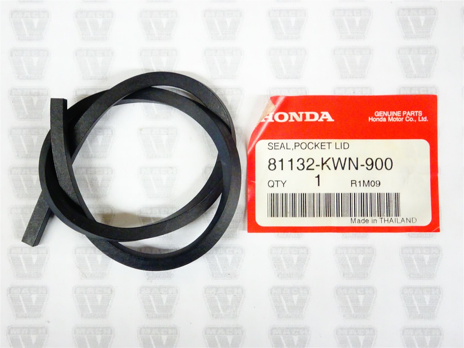 Honda NOS NEW 81132-KWN-900 Pocket Lid Seal PCX WW PCX150