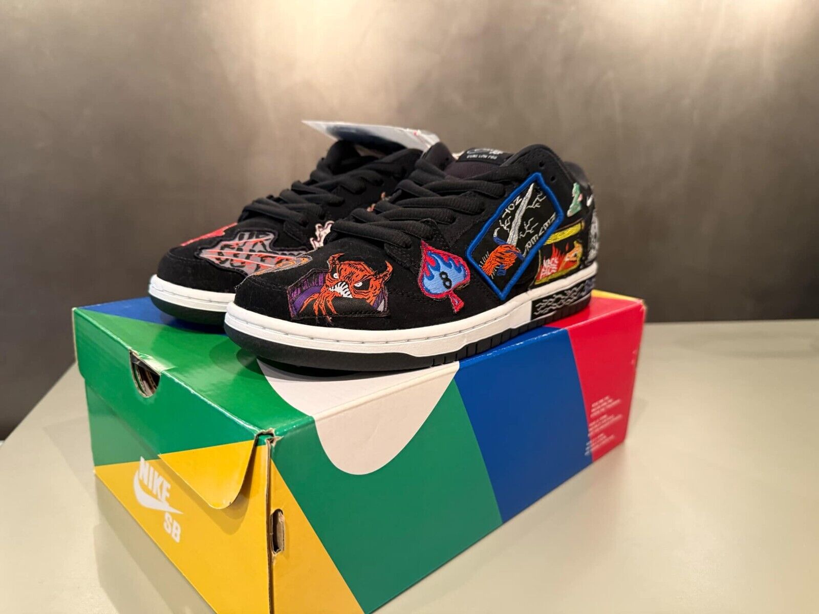 Size 9.5 - Nike SB Dunk Low Pro QS Black/Multicolor/White Size 9.5 - Nike SB Dunk Low Pro QS Black/Multicolor/White