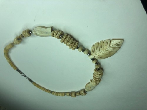 E Vtg Retro 40s 50s Carved Bone Tribal Boho Fish Jungle Leaf Handmade Necklace