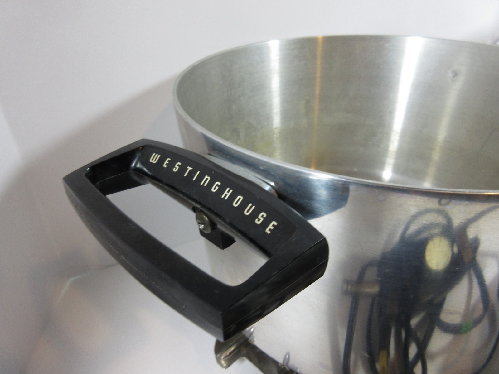 Vtg Westinghouse Aluminum Deep Fryer with Basket & Lid Cat # S-18