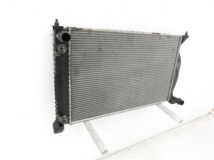 Audi A4 8E B6 00-04 2,4 125KW Wasserkühler Kühler  - Bild 2