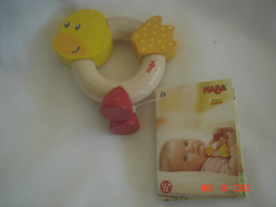 FUN NWT HABA Germany LITTLE SPARROW WOODEN BABY CLUTCHING TOY Age 6 mos. +