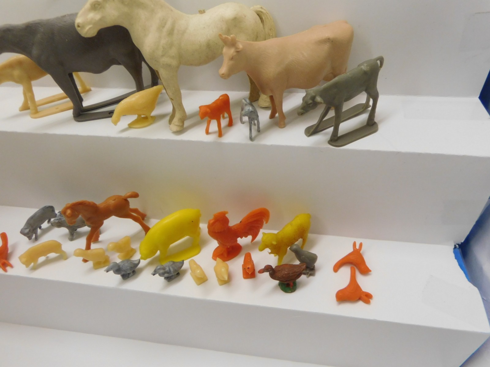 Ohio Art Farm Animals Plastic Playset Figures (b)