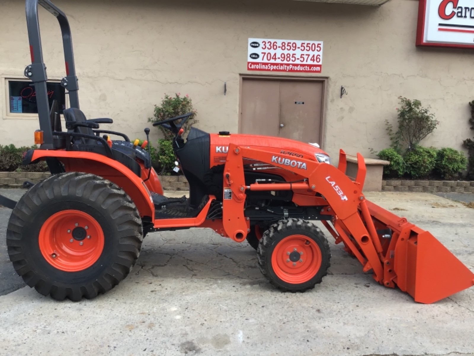 (ONLY 7 HOURS) 2014 Kubota B2650 4x4 Front End Loader Tractor