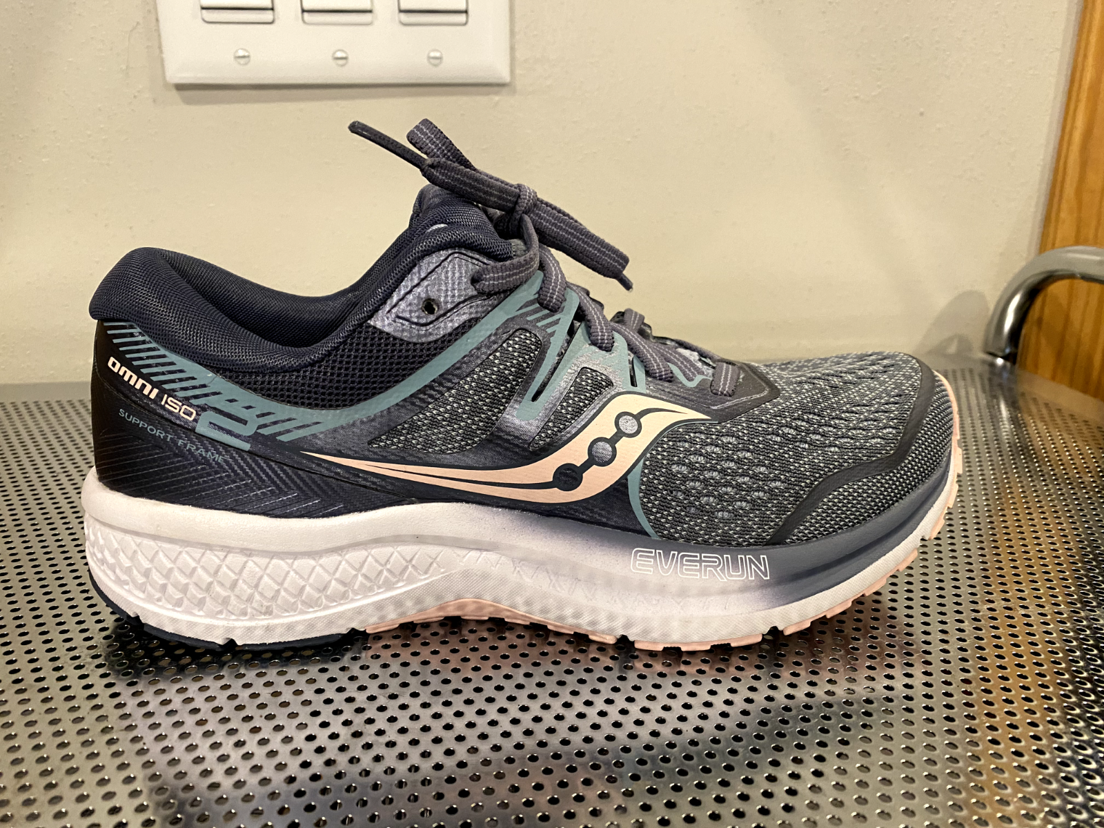 Women's top omni iso