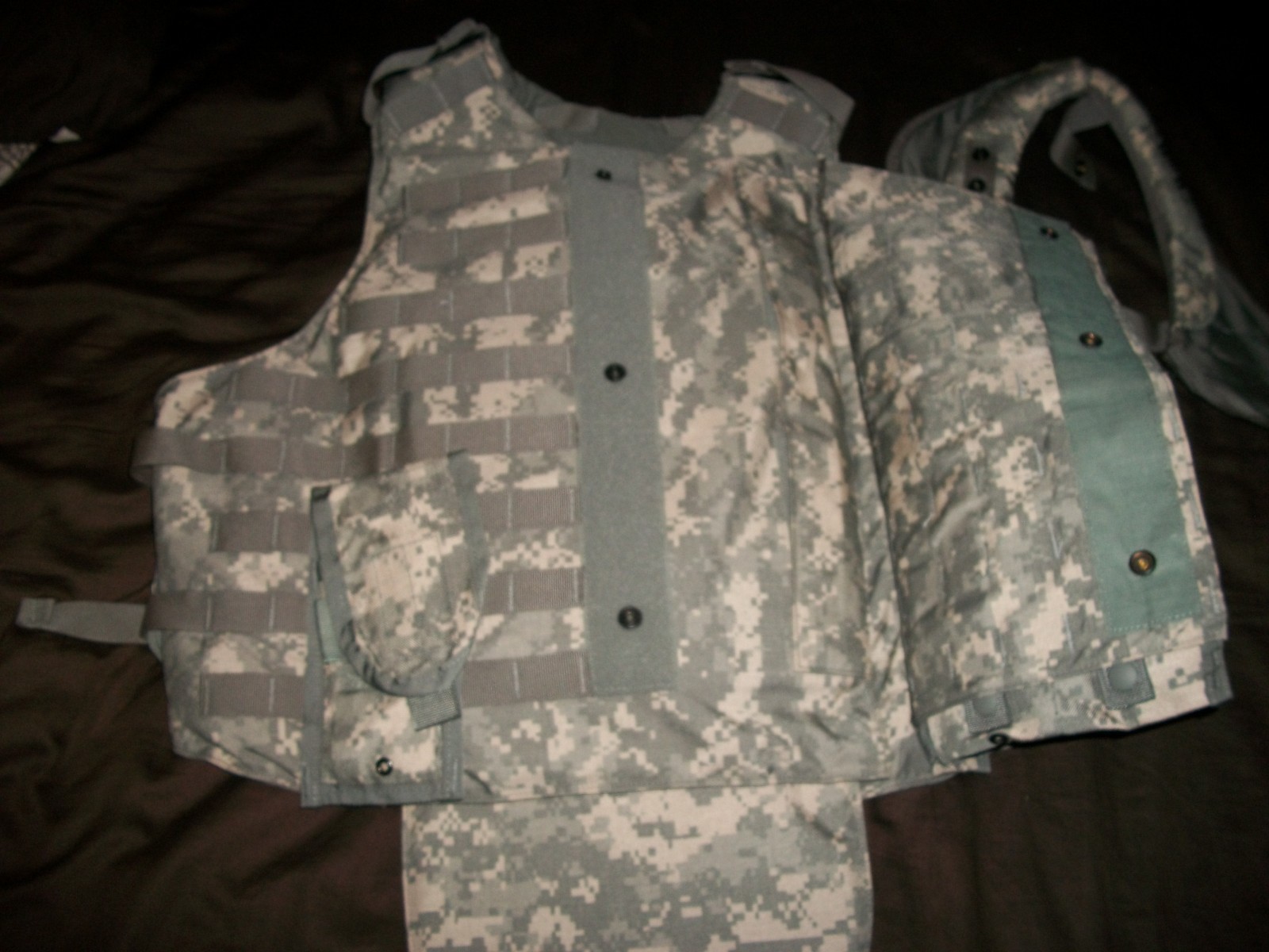 TACTICAL BODY ARMOR VEST WITH GROIN GUARD AND NECK WRAP NEW METAL PLATE