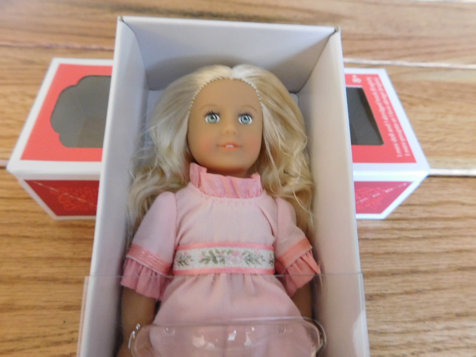 AMERICAN GIRL CAROLINE  6 