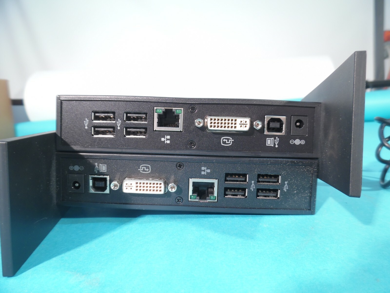 LOT OF 2 LENOVO THINKPAD USB PORT REPLICATORS M01060 51J0452 51J0246