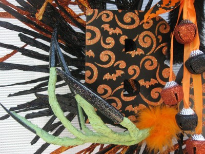 Halloween Wreath Black Orange Boo Cat Witchs Hat Feathers Green Hands Spooky 30