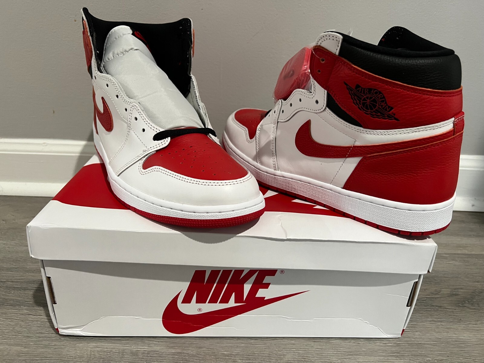 Air Jordan 1 レトロ ハイ OG ヘリテージ555088-161 Amazon.com | Jordan AIR Mens Air 1 Retro High OG 555088 161