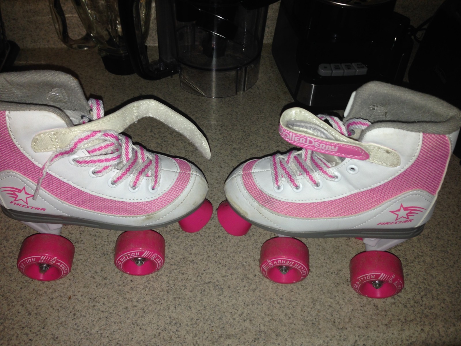 Roller Derby  Youth Girls Firestar Roller Skate Size 1 White/Pink