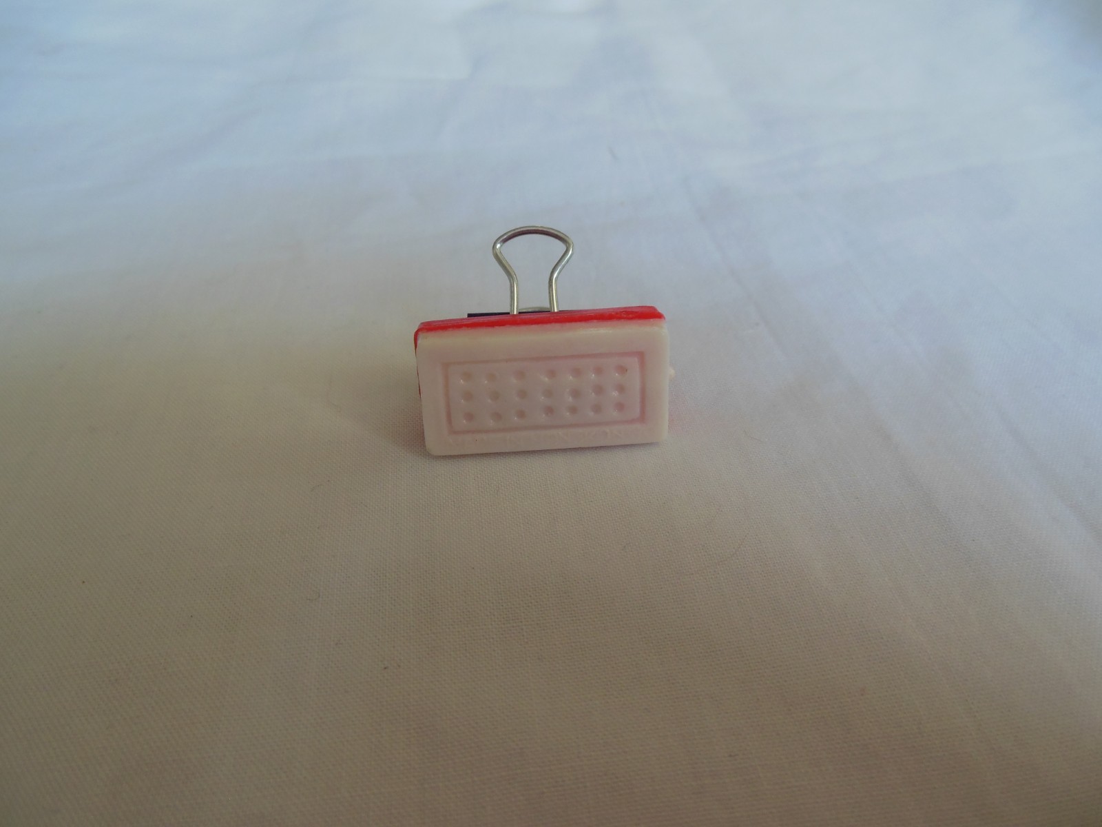 Vintage Ideal Tressy Cricket Red/White Transistor Radio for 'Mad Music' outfit