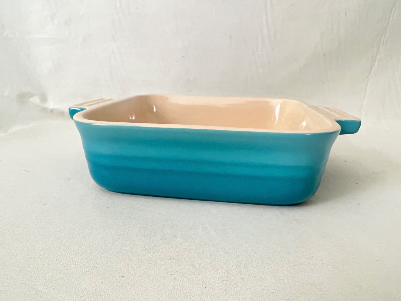 le-creuset-teal-ombre-5-5-square-baking-dish