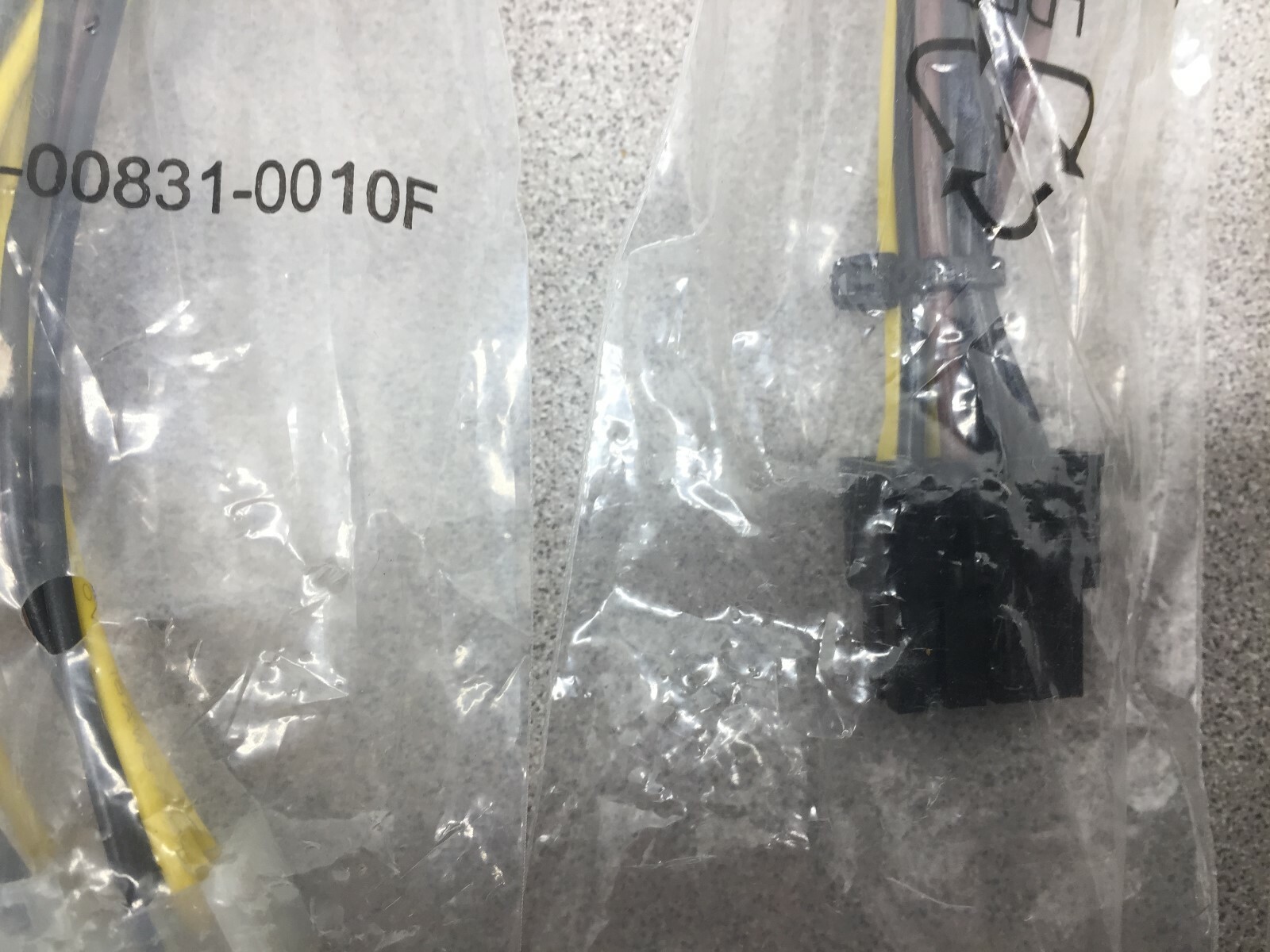 NEW IN BAG (LOT OF 5) ZOTAC 8PIN PCLE TO 2 6 PIN PCLE Y-CABLE 146-00831-0010F