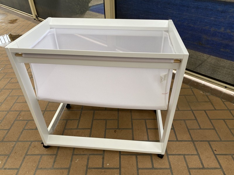 boori white bassinet