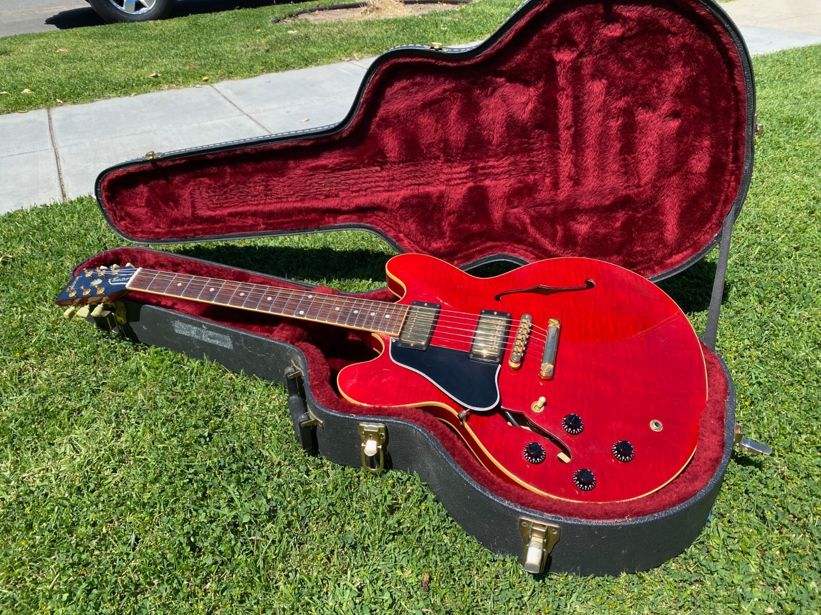 ES-335 レッド 1990's Gibson Cherry Red ES-335 Custom Shop Edition Left