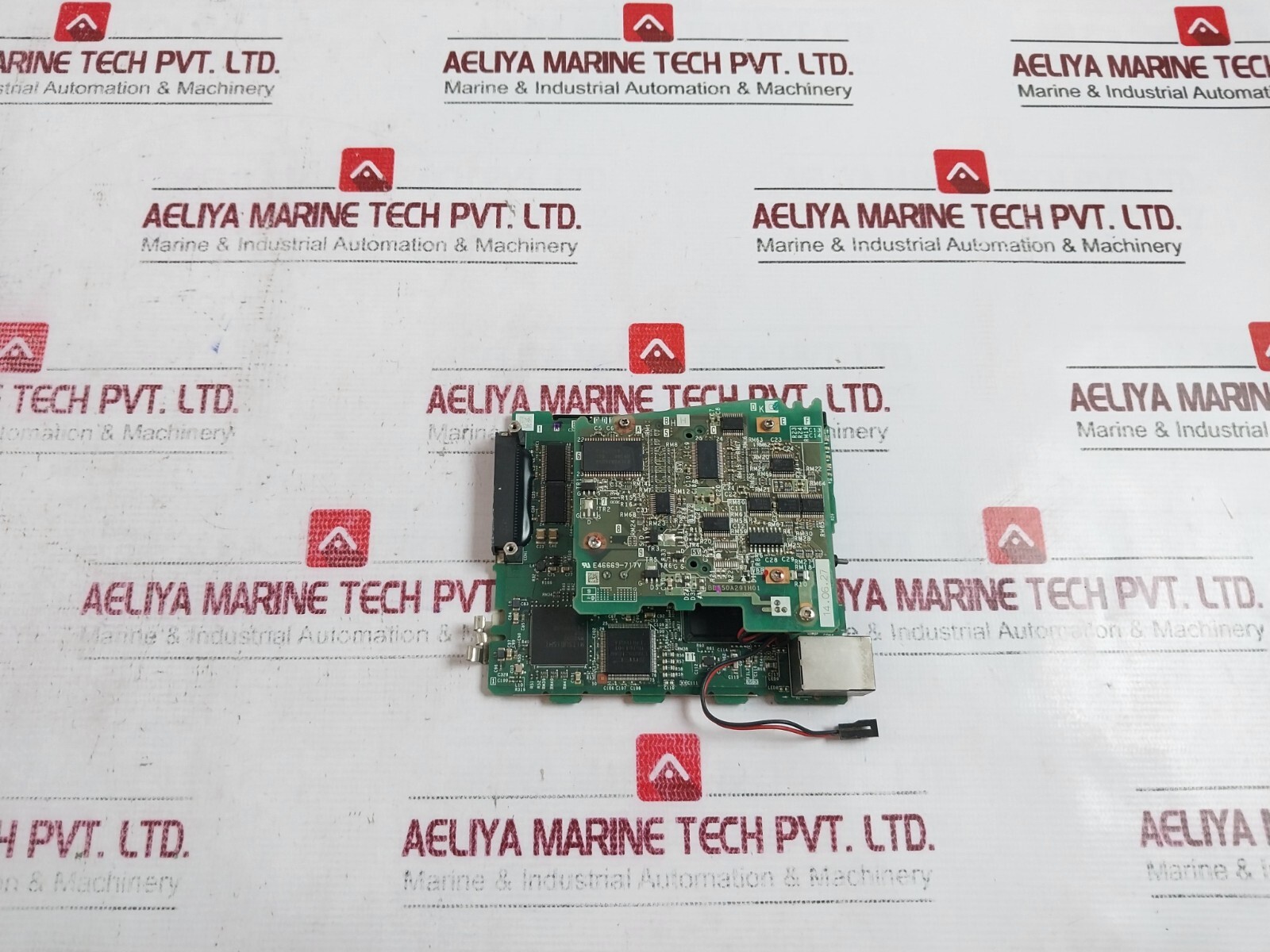 miページ Micron MTA4ATF51264AZ-2G6E1 DDR4 4GB PC4-2666V UDIMM Memory