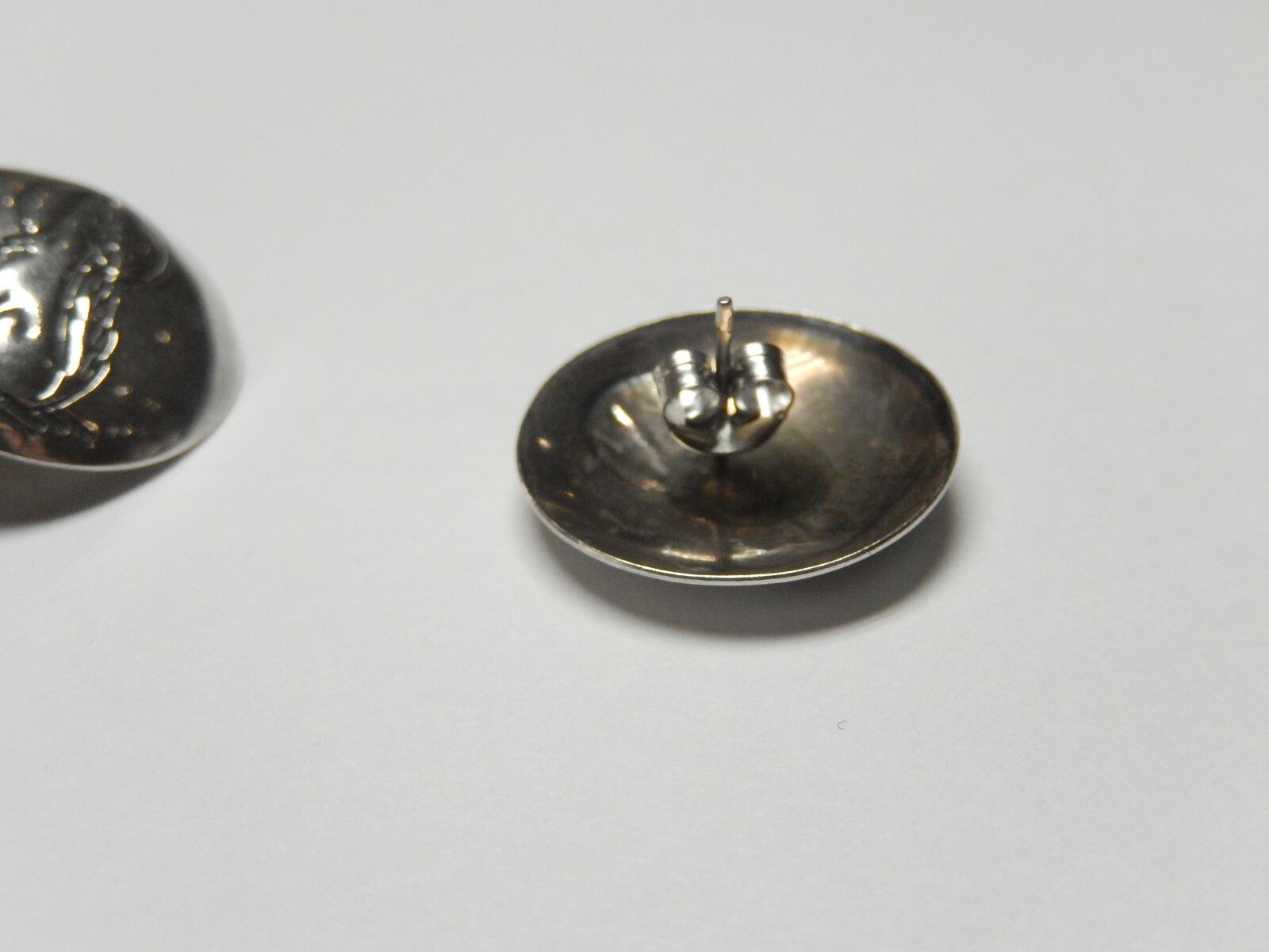 Vintage Southwest American Sterling Silver Howling Wolf Post Earrings