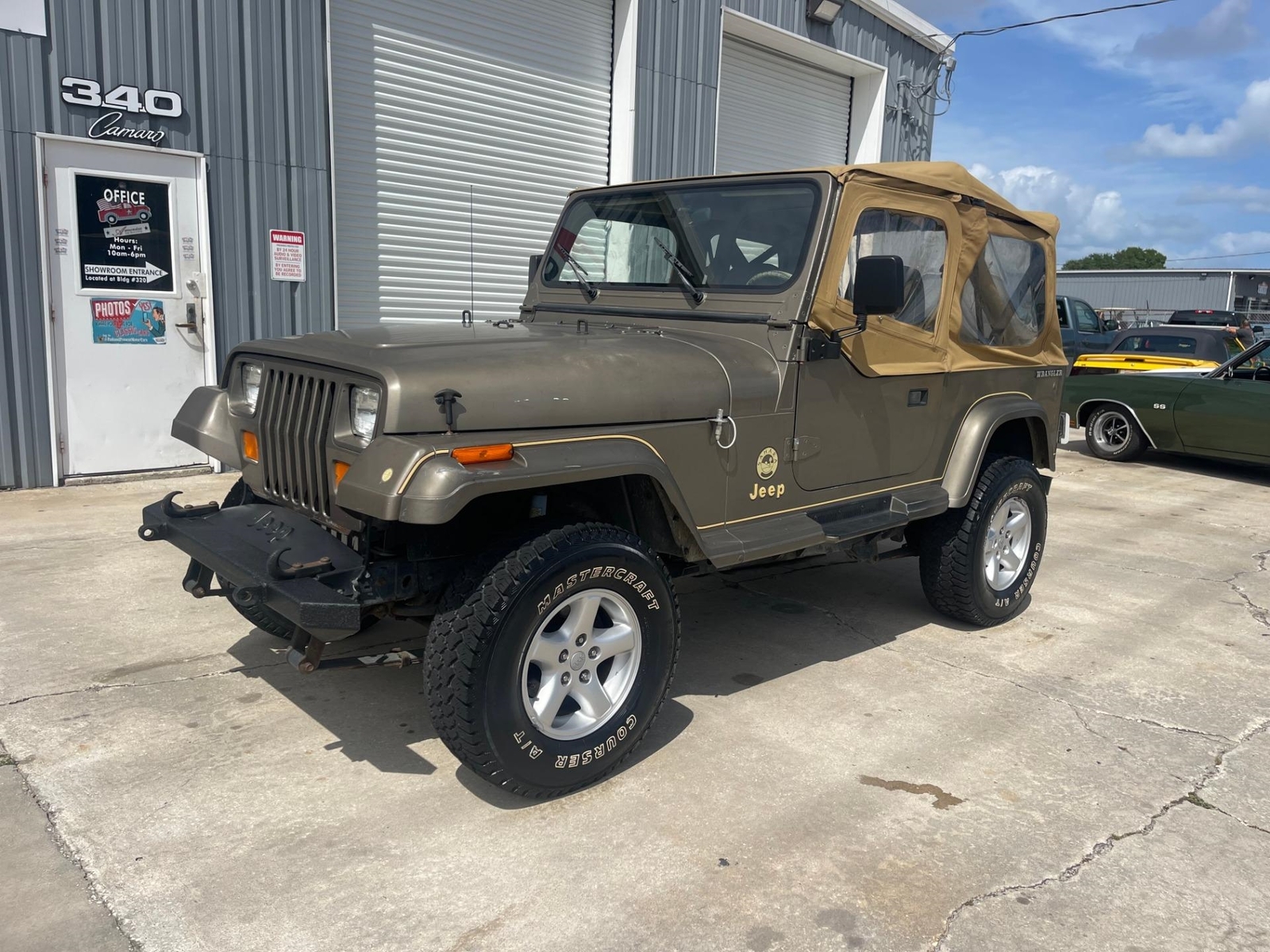 1989 Jeep Wrangler  Sahara 4x4 4.2 Liter Gold