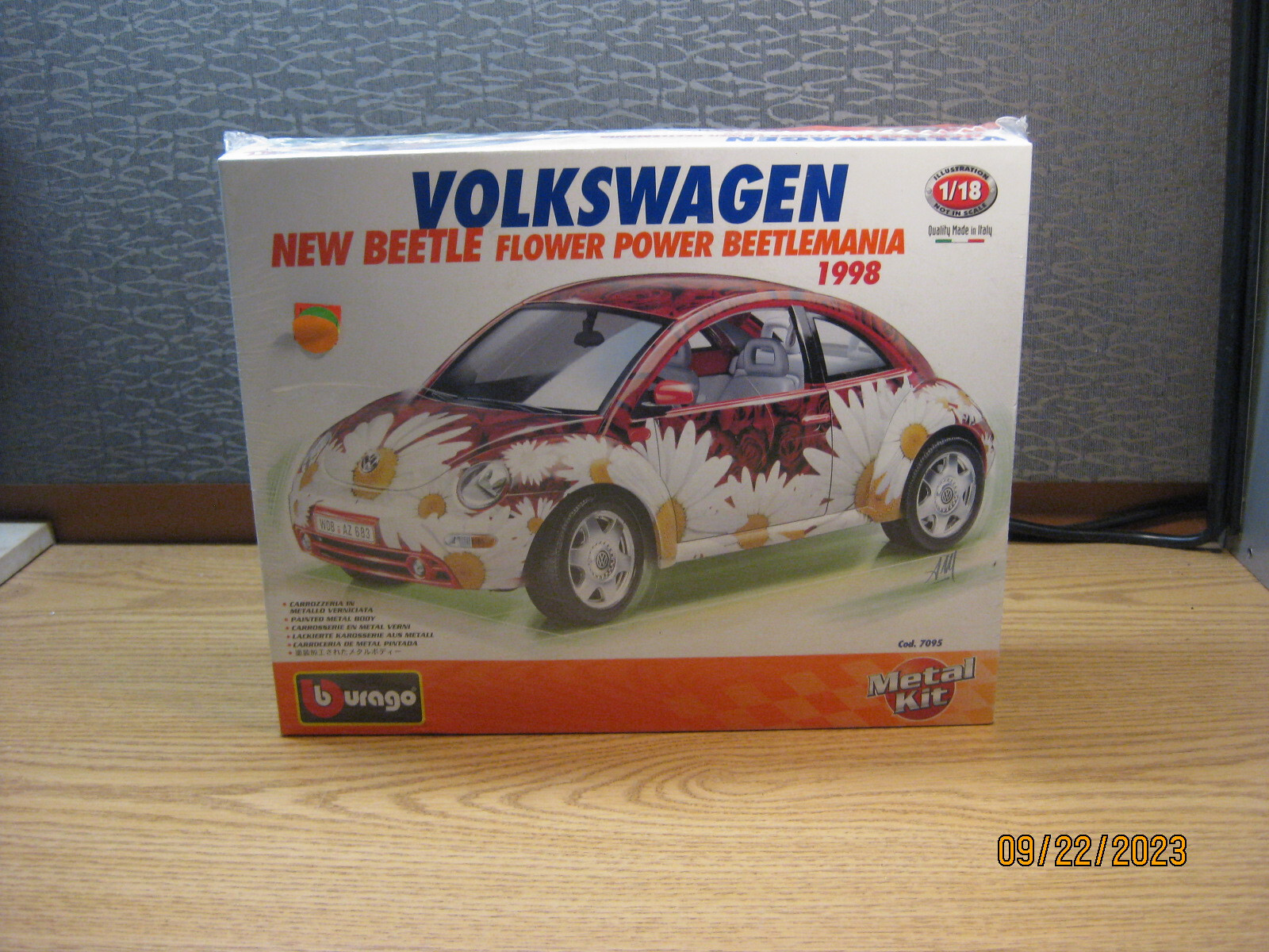burago フォルクスワーゲン Bburago Volkswagen New Beetle 1998 Gold Collection 1:18