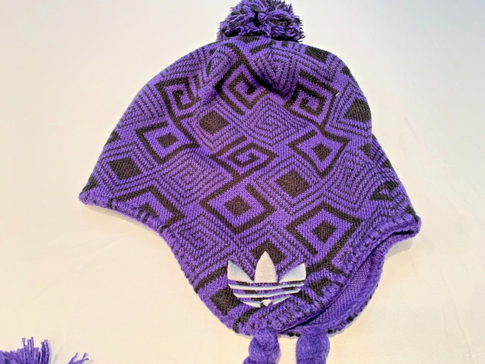 ADIDAS Originals Trefoil Purple ICE CAP EARFLAP Beanie Winter Snow Hat Tassels