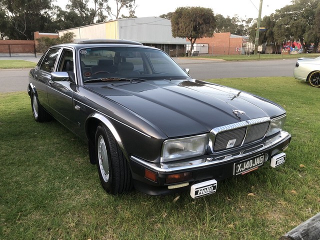 Jaguar xj40 daimler