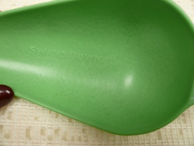 Vtg Beetleware 9962 Swans Down Clake Flour Scoop Advertising Promo Green Plastic