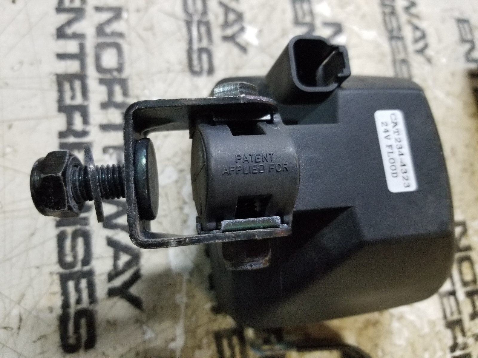 CATERPILLAR 234-4323 LIGHT LAMP 2344323 - Picture 3 of 5