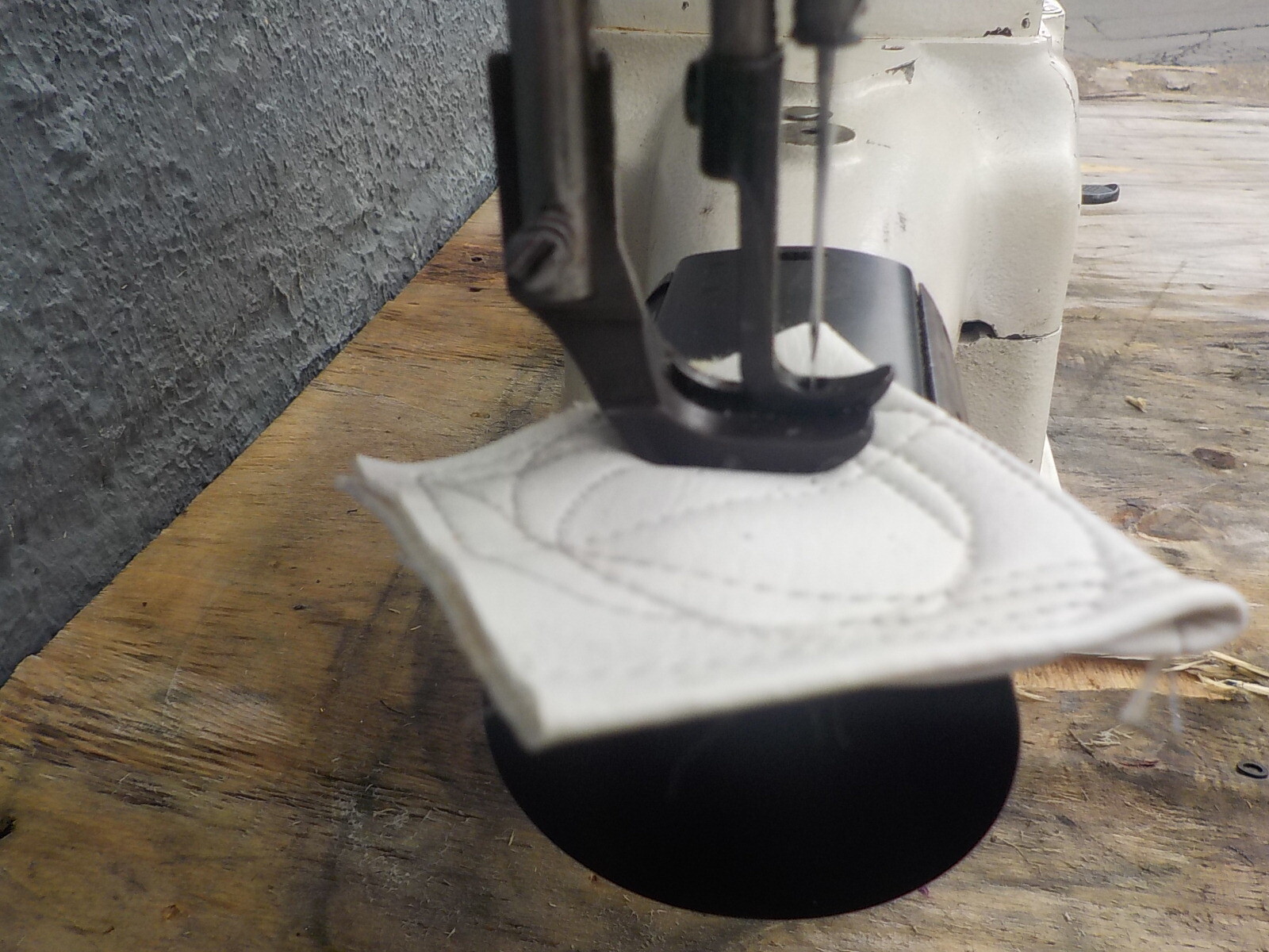 Industrial Sewing Machine Model Consew 227, walking foot ,cylinder, Leather