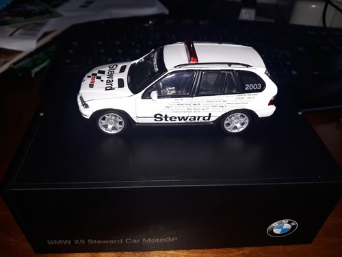 BMWディーラー特注 ミニチャンプス X5 Steward Car MotoGP BMWディーラー特注 ミニチャンプス X5 Steward Car MotoGP