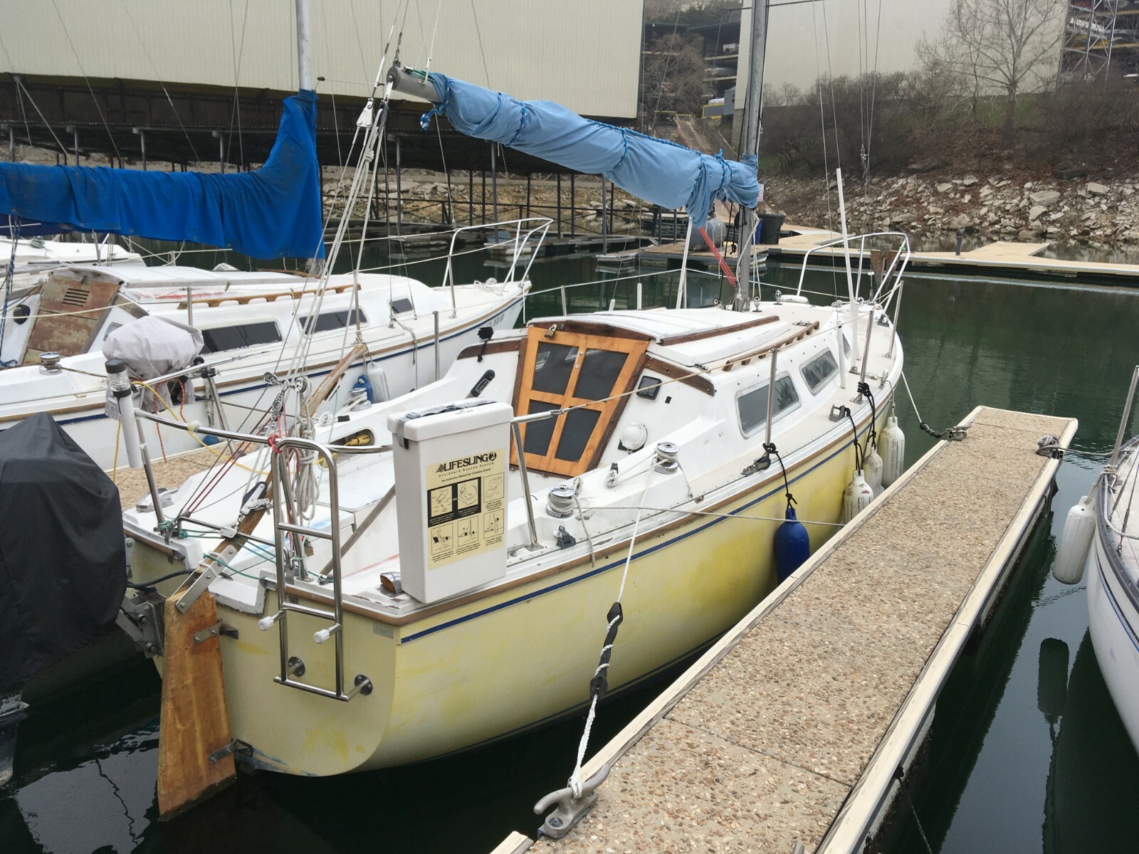 1979 Catalina 25 Fin Keel Standard Rig Turnkey Sail Away Condition Freshwater
