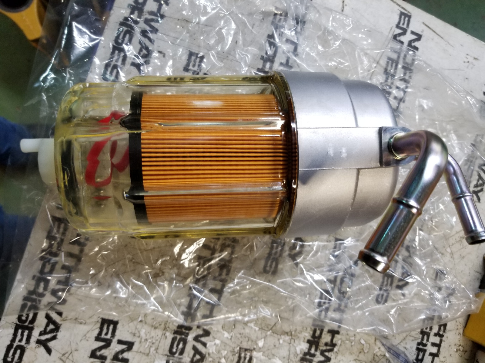 HITACHI 4654220 FUEL FILTER HOUSING - Picture 6 of 7