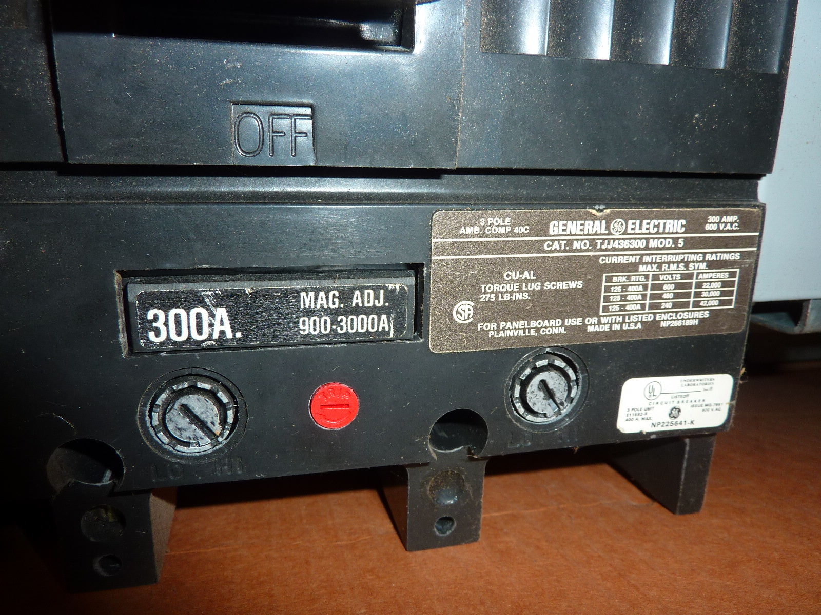 GE Type CCB,1200 AMP,208Y120AC,3p,4w,PANEL INTERIOR,w300A TJJ436300 Breaker,NEW