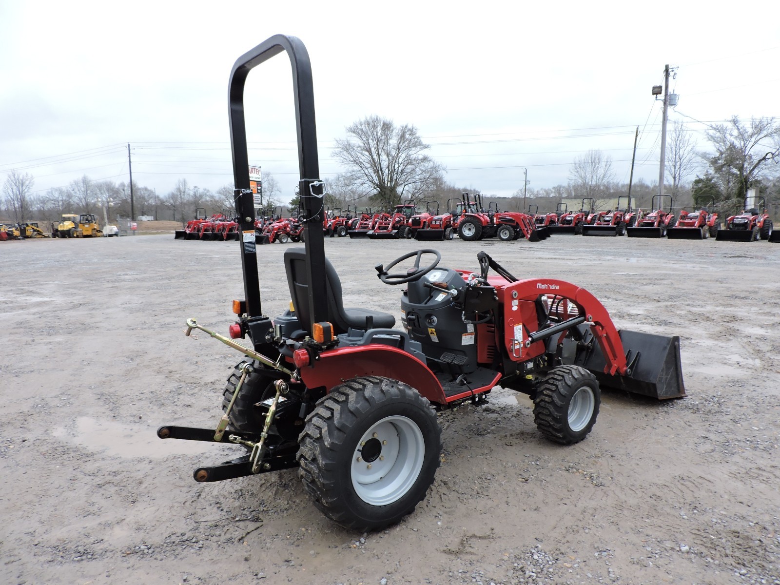 2016 MAHINDRA EMAX 22 4WD TRACTOR WITH LOADER!! - LOW HOURS - GOOD CONDITION!!