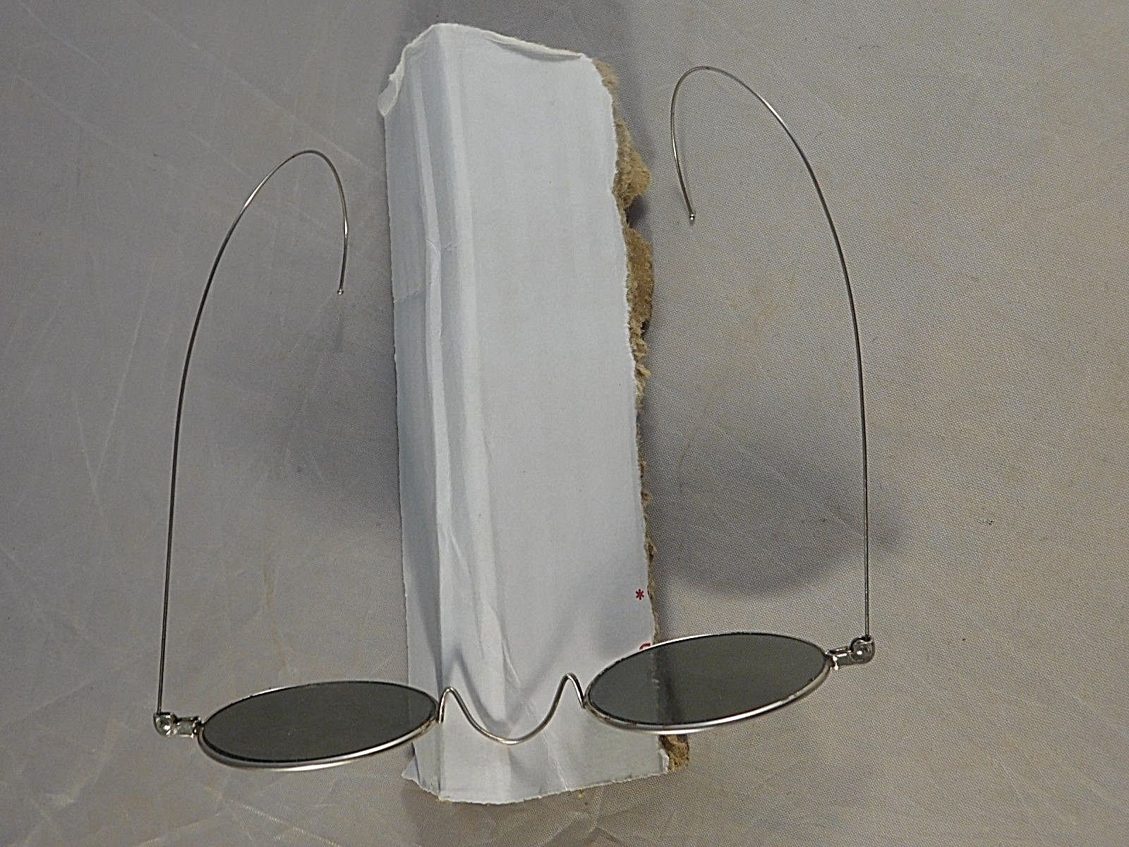 ANTIQUE 1885-1900s EYEGLASSES OVAL GREEN LENS W BRIDGE CURL TEMPLE ARMS