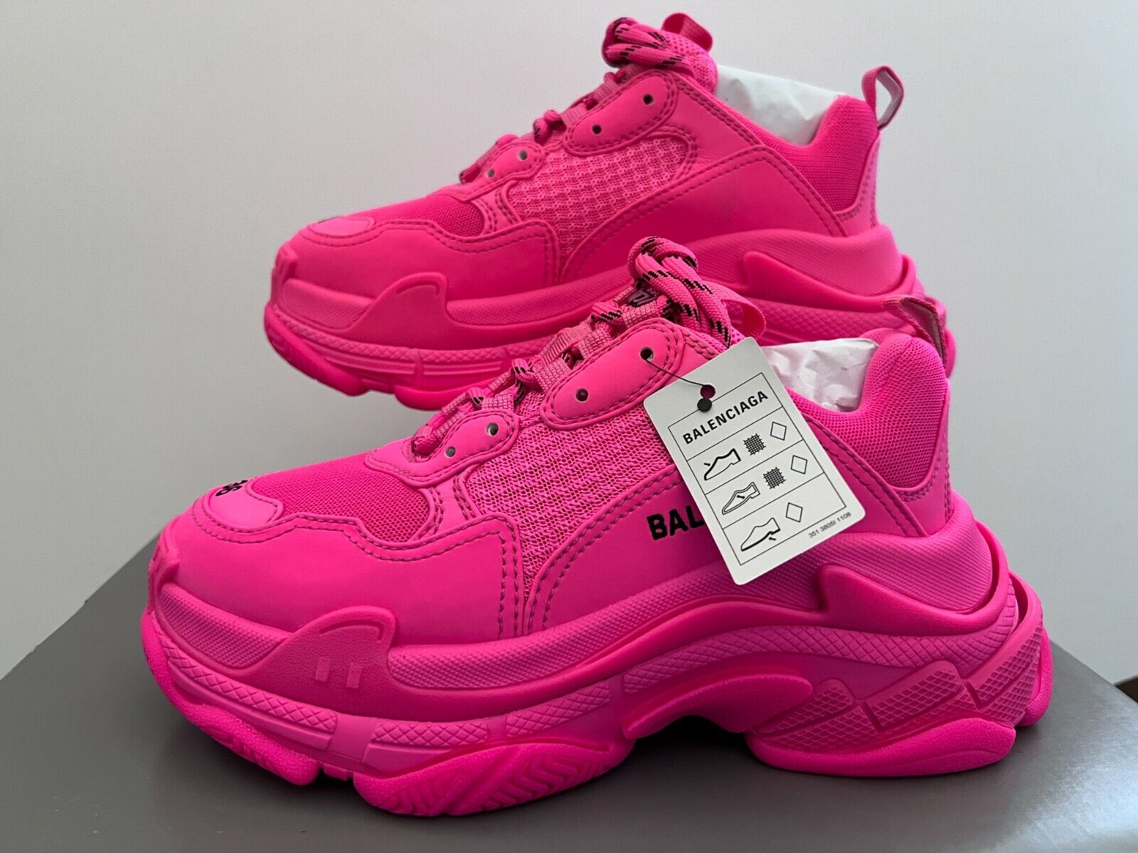 Balenciaga Triple S Women's Sneakers Size 36 EU / 6 US Fluo Balenciaga Triple S Women's Sneakers Size 36 EU / 6 US Fluo