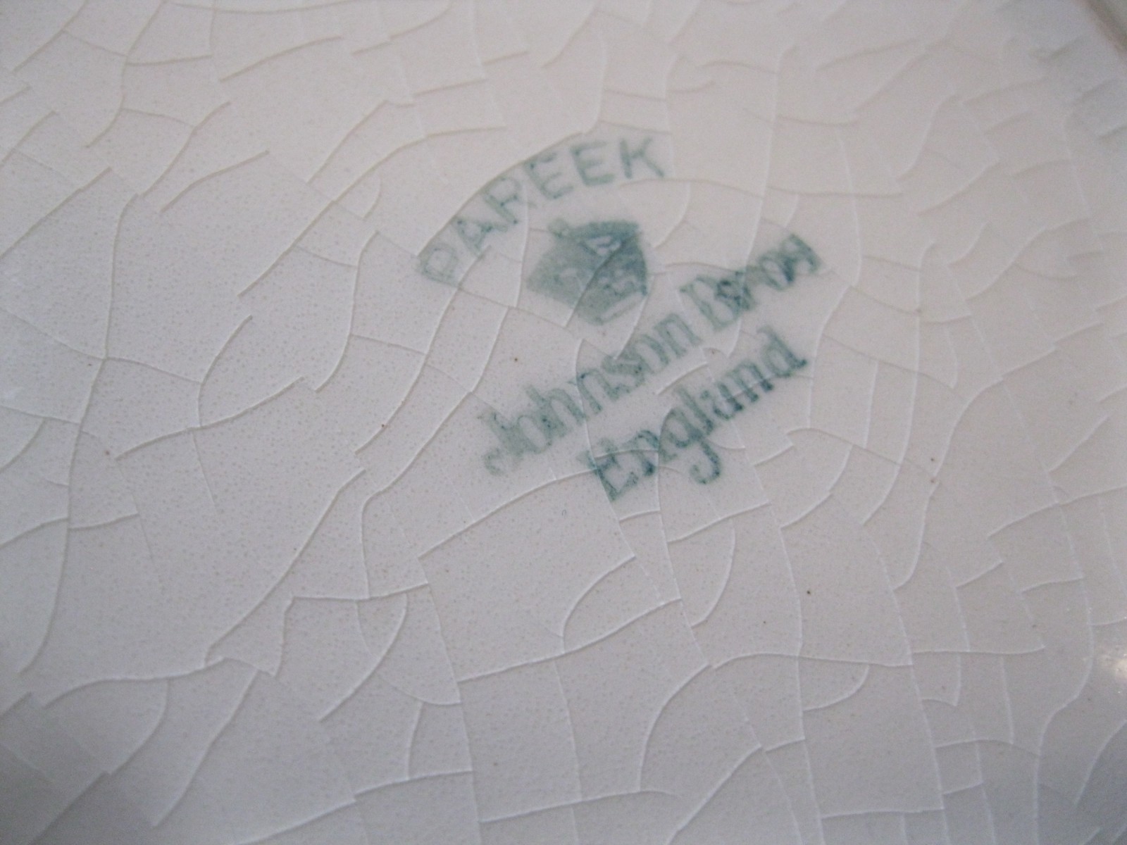 LOT 2 JOHNSON BROS ENGLAND PAREEK LARGE OVAL SERVING PLATTER 14